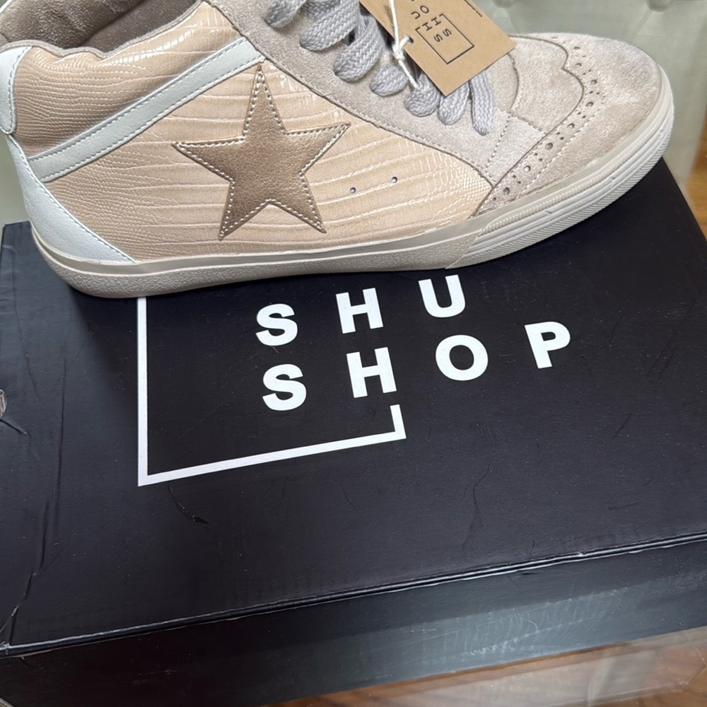 ShuShop Tan and White Vintage Sneakers